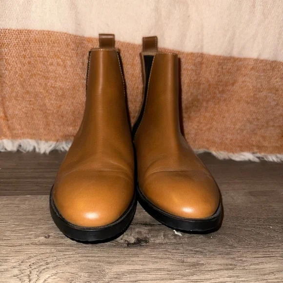 Everlane Modern Chelsea Leather Ankle Boots - Picture 3 of 5